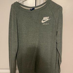 Women's Medium Nike Crewneck Sweatshirt